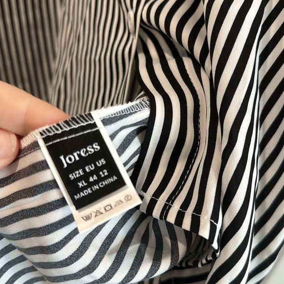 Oversized striped black and white button down shirt. Size xl shirt sleeve shirt - Picture 4 of 6